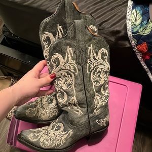 Size 7 corral boots